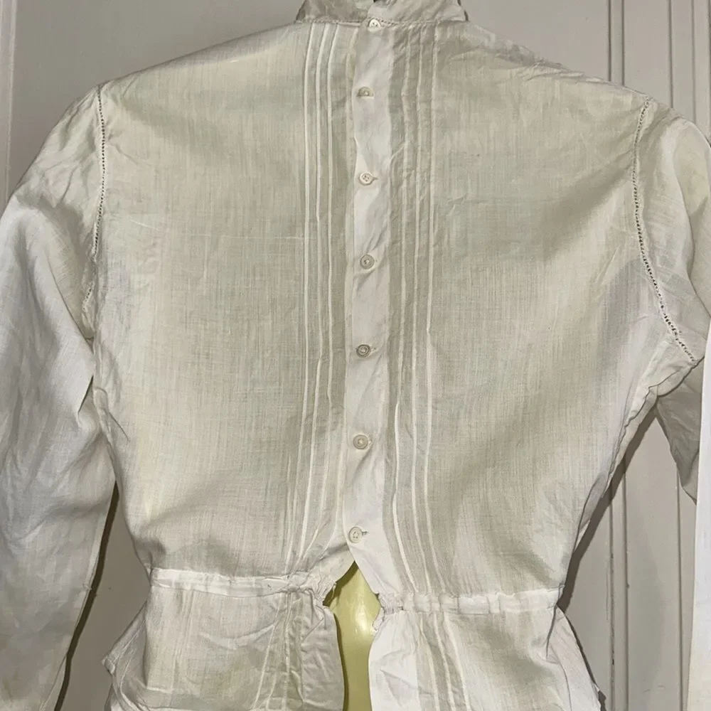 Antique handmade white cotton muslin high neck long‎ sleeve embroidered blouse - Picture 8 of 13